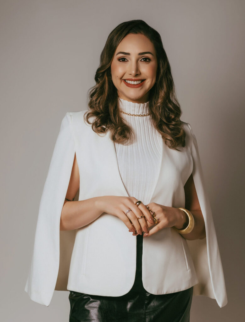 Quem é a Dra. Thaís Picolo